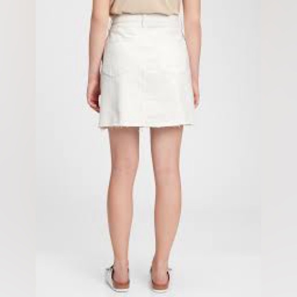 GAP High Rise Denim Mini Skirt A-Line Button Fly Raw Hem Ecru White Size 2 26 - Picture 3 of 11